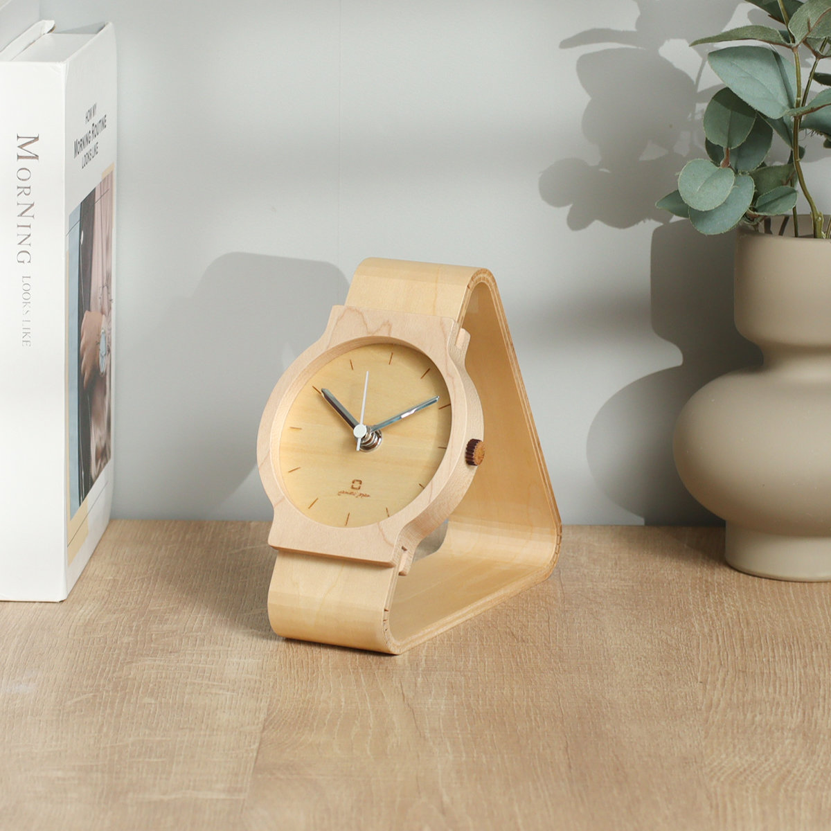 置き時計 腕時計風 木製 天然木 ヤマト工芸 北欧 北欧風 日本製 ( 置時計 おしゃれ アナログ クロック テーブルクロック 卓上時計 シンプル インテリア コンパクト ) 【ブラウン】 ブラウン