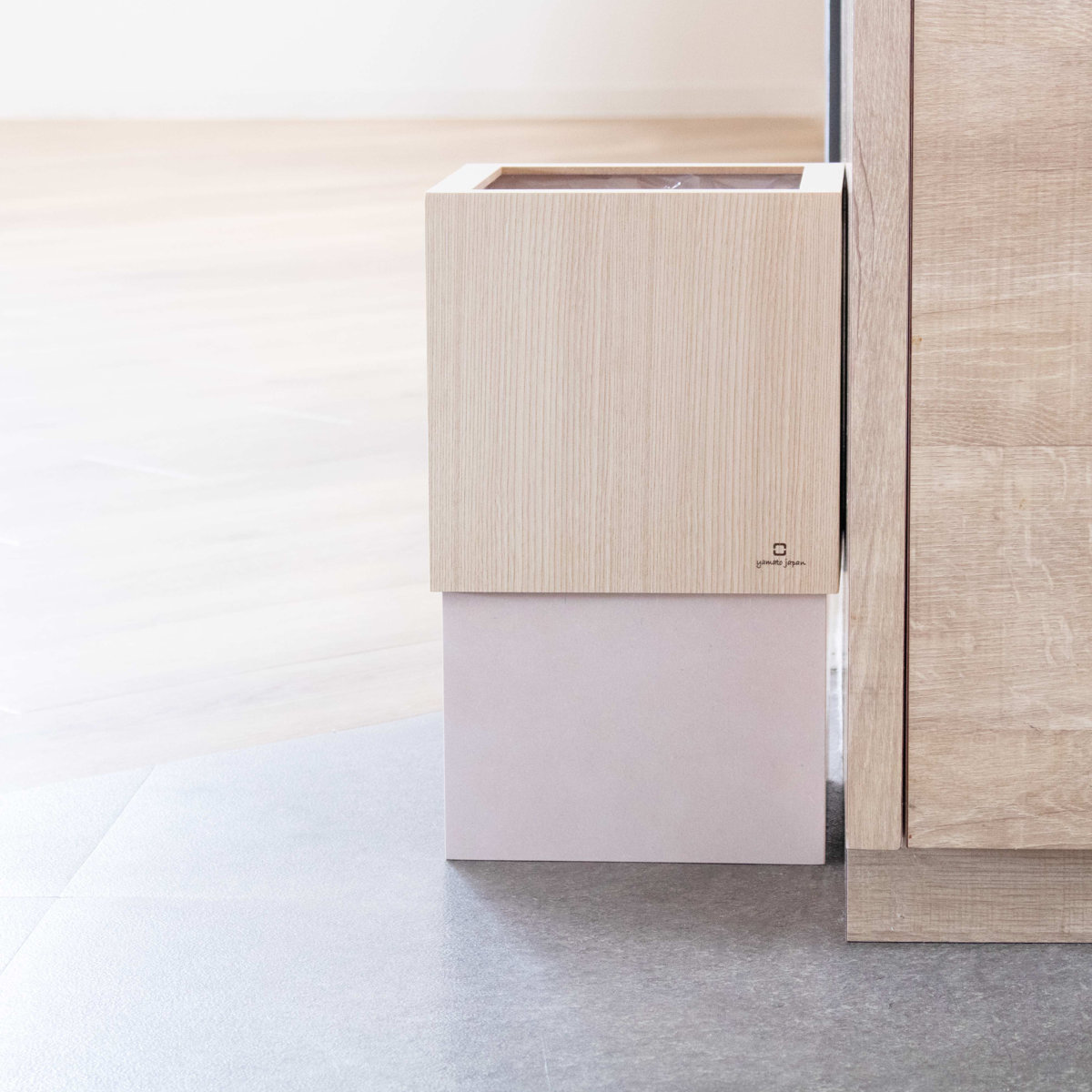 ゴミ箱 木製 10L W CUBE セン 袋が見えない 日本製 ( ダストボックス ごみ箱 10リットル おしゃれ 袋 見えない スリム リビング 四角 小さい 北欧 分別 幅20 被せる 角型 木 ウッド ごみ袋 隠す 隠せる 省スペース インテリア ) 【クリアホワイト】 クリアホワイト