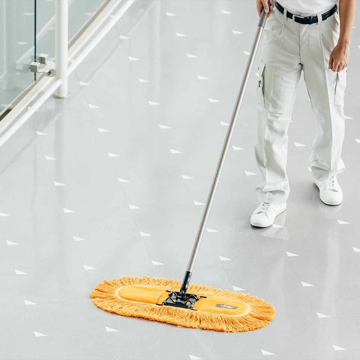 モップ スペア 幅110cm 床掃除 フイトルモップ ( 交換用 掃除 フローリング 清掃用品 業務用 化学モップ 大きい 黄 フロアモップ 掃除用具 乾拭きモップ カラ拭きモップ ほこり吸着 ダスターモップ 床清掃 )