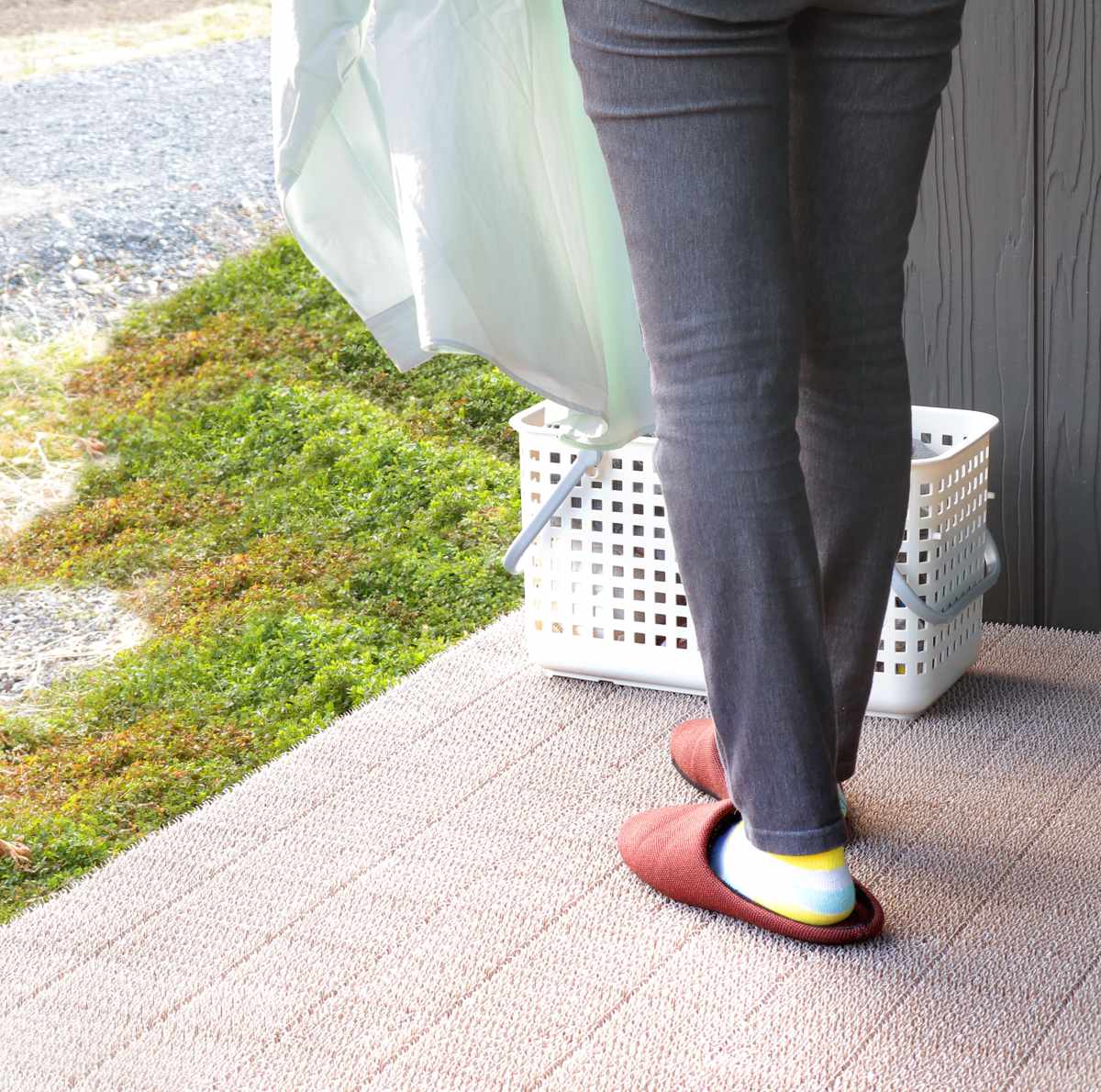 人工芝 ジョイント 若草ユニット 本体 30×30cm 60枚セット EVタイプ ( 人工 芝 庭 ベランダ ウッドデッキ ガーデン マット 耐久性 60枚 正方形 玄関 テラス バルコニー 屋上 エクステリア ガーデニング 園芸 ) 【グレー】 グレー