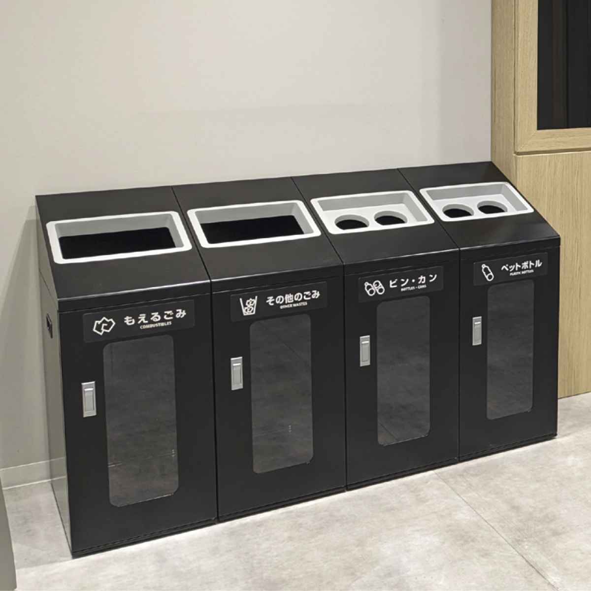 ゴミ箱 リサイクルボックスNTIS-50 70L 窓あり スリム 屋内用 ( 法人限定 山崎産業 業務用 ダストボックス 分別 ごみ箱 幅34 分別シール付き 70リットル 大容量 省スペース 分別ゴミ箱 袋止め付き スチール製 おしゃれ ) 【ブラック×角穴】 ブラック×角穴