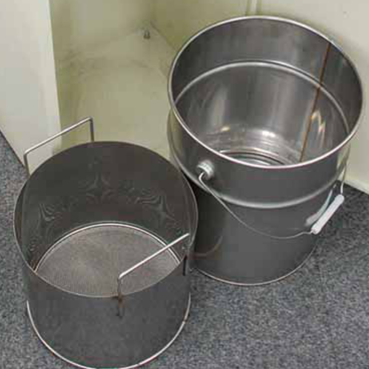 灰皿 スモーキング大容量タイプ J1 屋外用 ( 法人限定 山崎産業 屋外 スタンド灰皿 大容量 消煙機能付き 喫煙台 たばこ 喫煙所 日本製 タバコ 煙草 吸い殻 灰 業務用 吸い殻入れ ゴミ箱 お手入れ 簡単 )