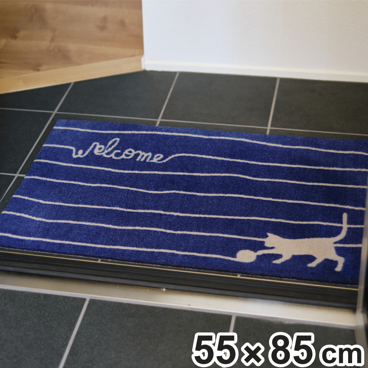 玄関マット 55cm×85cm 屋内・屋外兼用 プレイキャット （ マット ラグ 洗える 敷物 インテリア おしゃれ 滑り止め 薄い ネコ 幅85cm 薄手 かわいい キッチン リビング 寝室 洗面所 室内用マット 玄関 敷き物 屋外 ネイビー ）