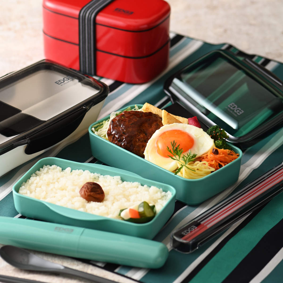 弁当箱 850ml 25EDGE ドーム2段ランチ ( お弁当箱 ランチボックス レンジ対応 食洗機対応 二段 ドーム蓋 2点ロック 男子 レンジOK 食洗機OK 弁当 お弁当 仕切り付き ドーム型 ふわっと 男性 日本製 ) 【ホワイト】 ホワイト