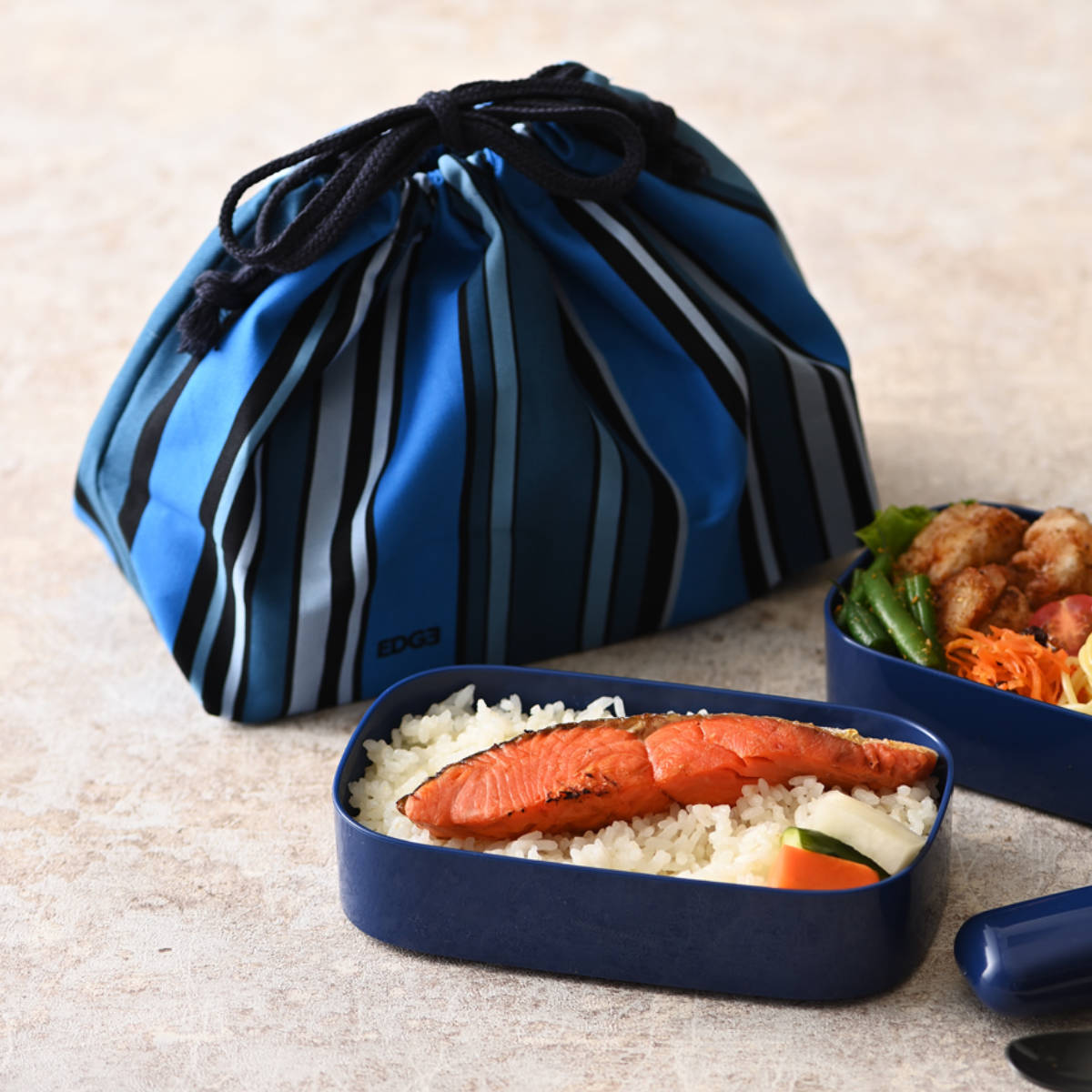 保冷ランチ巾着 25EDGE 弁当袋 ( お弁当袋 お弁当入れ ランチバッグ おべんとう袋 マチ有り 巾着 お弁当包み ランチ巾着 弁当包み お弁当 弁当 持ち運び お弁当用 大人 ) 【グリーン】 グリーン