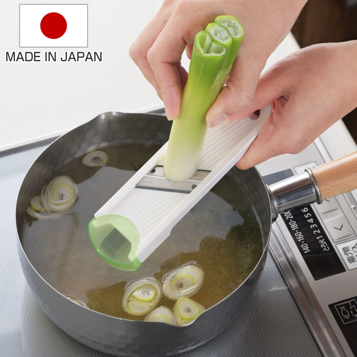 スライサー ネギ専用 （ ネギスライサー 白髪ねぎピーラー 日本製 小口切り 薄切り 白髪ネギカッター 葱 長ネギ 長ねぎ 長葱 細ねぎ 切り込み キャップ付き 便利グッズ 下ごしらえ キッチンツール ）
