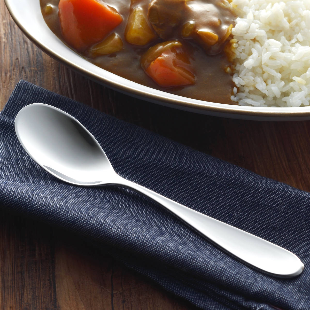 スプーン すくいやすいカレースプーン （ ステンレス 日本製 燕三条 カレー カトラリー 18cm おしゃれ シンプル 食事 メイン料理 シチュー ご飯 オムライス ステンレス製 ）