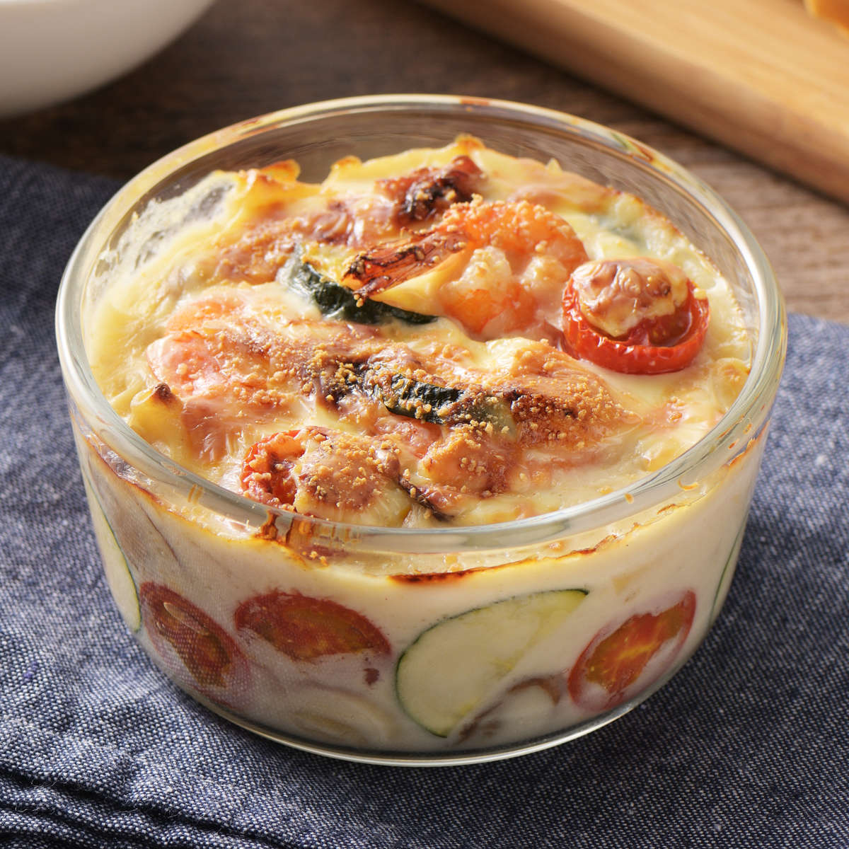 保存容器 電子レンジ対応 グラスコンテナ 500ml ライトイエロー ( ガラス 耐熱ガラス 密閉 食洗機対応 オーブン対応 冷蔵 冷凍 ガラス容器 食品保存 容器 耐熱容器 丸型 弁当箱 キャニスター 持ち運び 蓋付き 蒸気弁 )