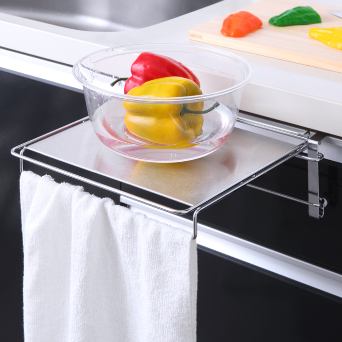 タオル掛け タオルハンガー&補助テーブル 作業台 ステンレス製 ( 収納棚 補助テーブル 調理補助台 サポートテーブル 折りたたみ ステンレス ホルダー サイドテーブル 収納 一時置き ふきん掛け 日本製 キッチン 洗面所 扉 引出し )