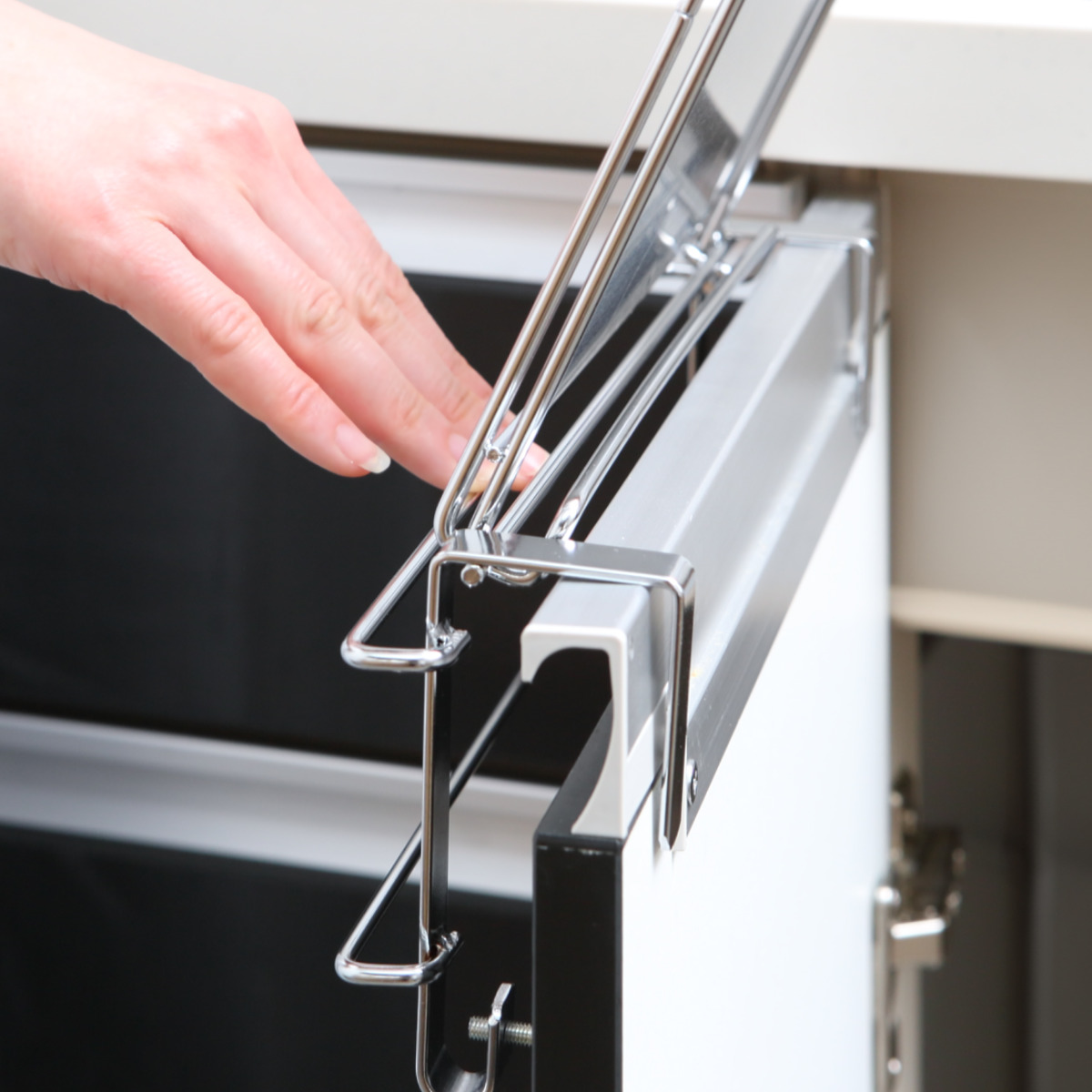 タオル掛け タオルハンガー&補助テーブル 作業台 ステンレス製 ( 収納棚 補助テーブル 調理補助台 サポートテーブル 折りたたみ ステンレス ホルダー サイドテーブル 収納 一時置き ふきん掛け 日本製 キッチン 洗面所 扉 引出し )