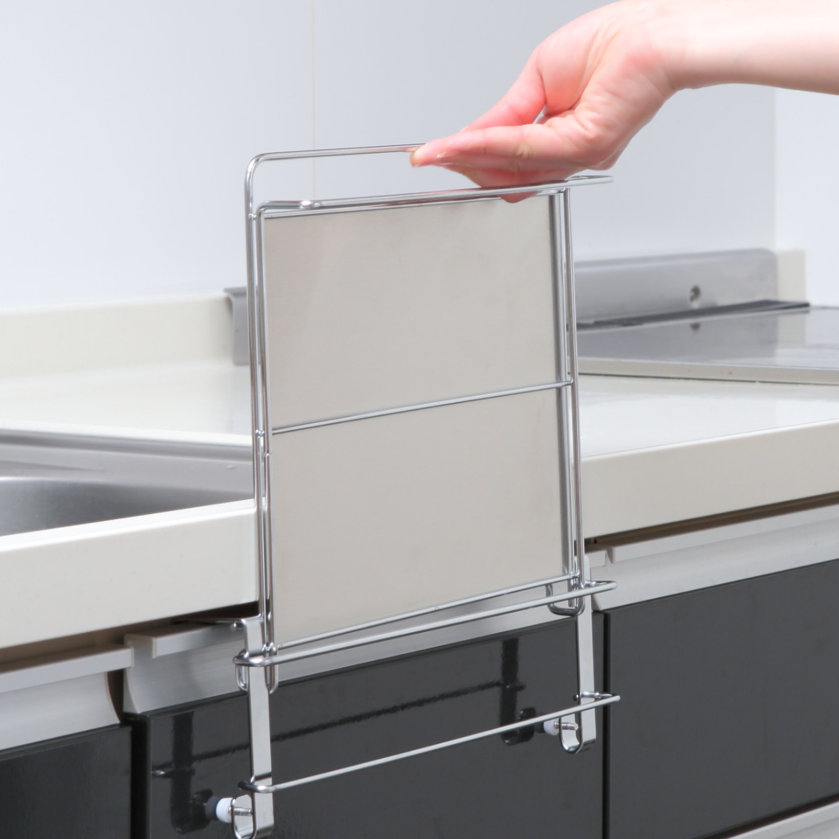 タオル掛け タオルハンガー&補助テーブル 作業台 ステンレス製 ( 収納棚 補助テーブル 調理補助台 サポートテーブル 折りたたみ ステンレス ホルダー サイドテーブル 収納 一時置き ふきん掛け 日本製 キッチン 洗面所 扉 引出し )