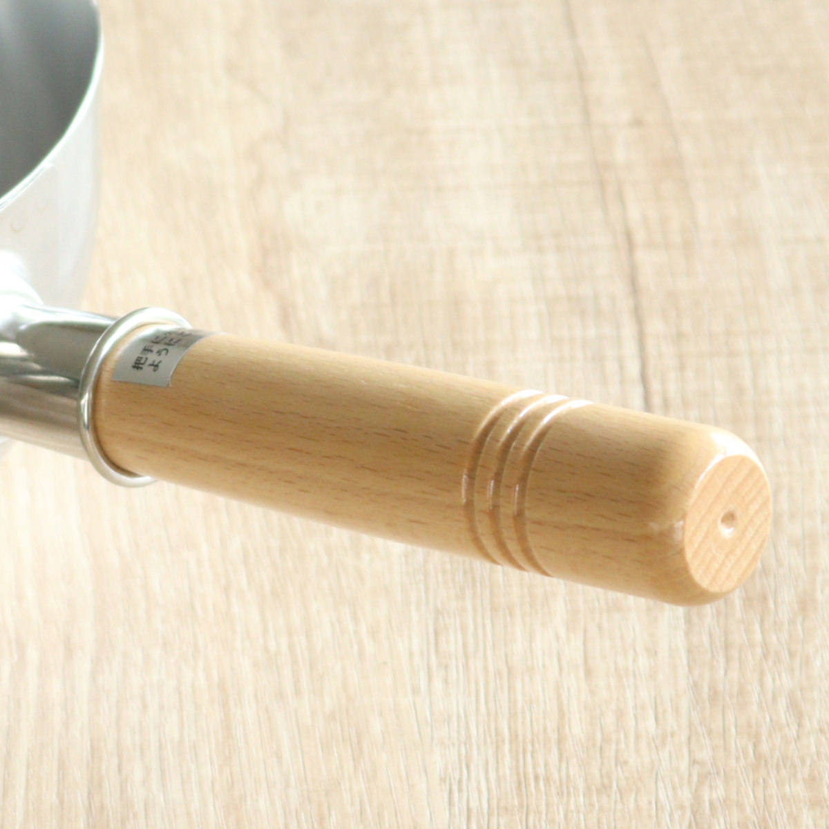 片手鍋 18cm IH対応 ソースパン 見える!木柄ソースパン ( ガス火対応 オール熱源対応 雪平鍋 行平鍋 ガラス蓋付き 燕三条 18センチ 注ぎ口付き ゆきひら鍋 なべ お鍋 木柄 ステンレス製雪平鍋 両口鍋 目盛り付き 調理器具 )