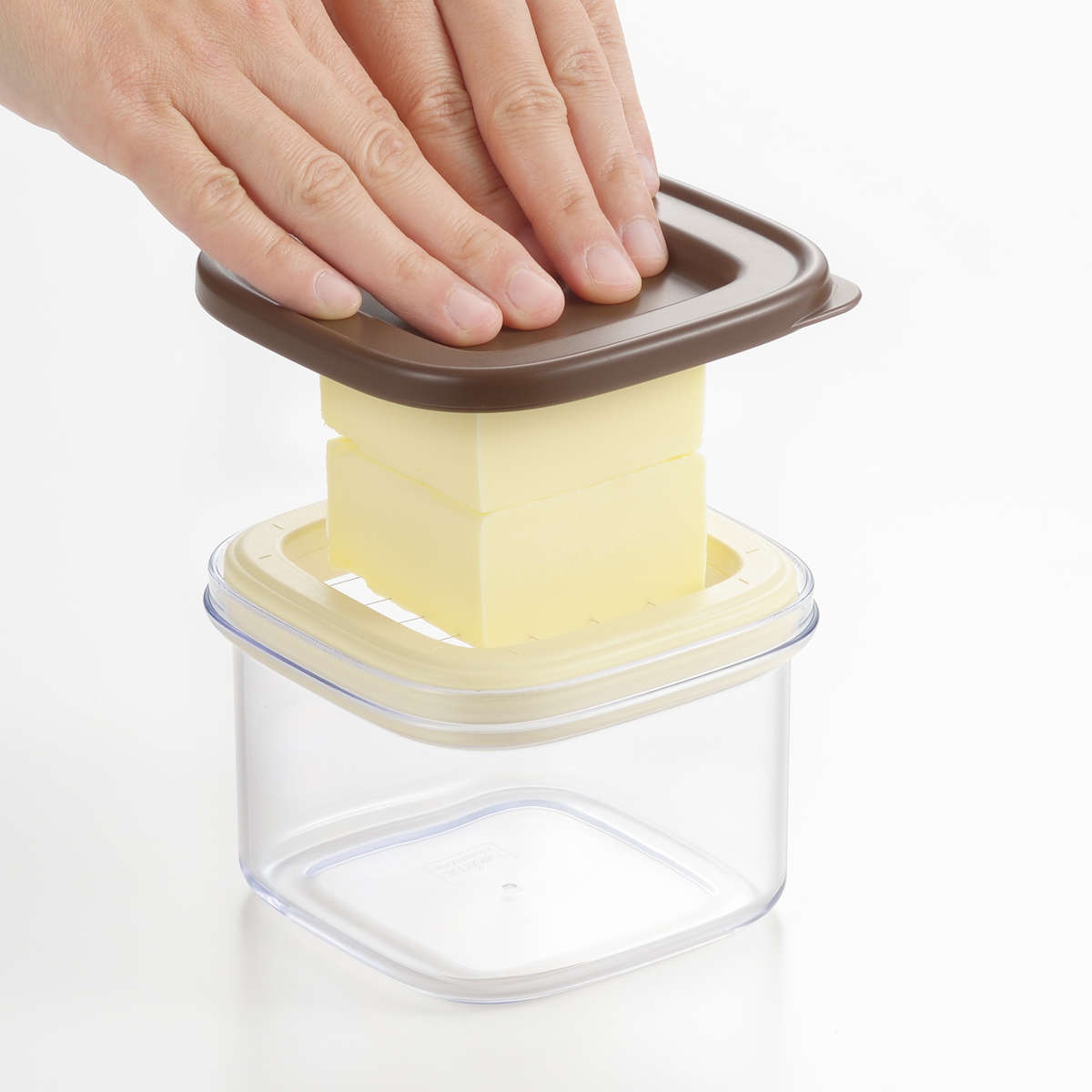 バターケース ホームベーカリー倶楽部 すぐ切れる バターカッター ケース付 ( 保存容器 日本製 カット バター入れ バター保存 プラスチック 蓋 200g バター容器 カッター ワイヤーカッター スケッパー お菓子作り ケース 冷蔵庫 )