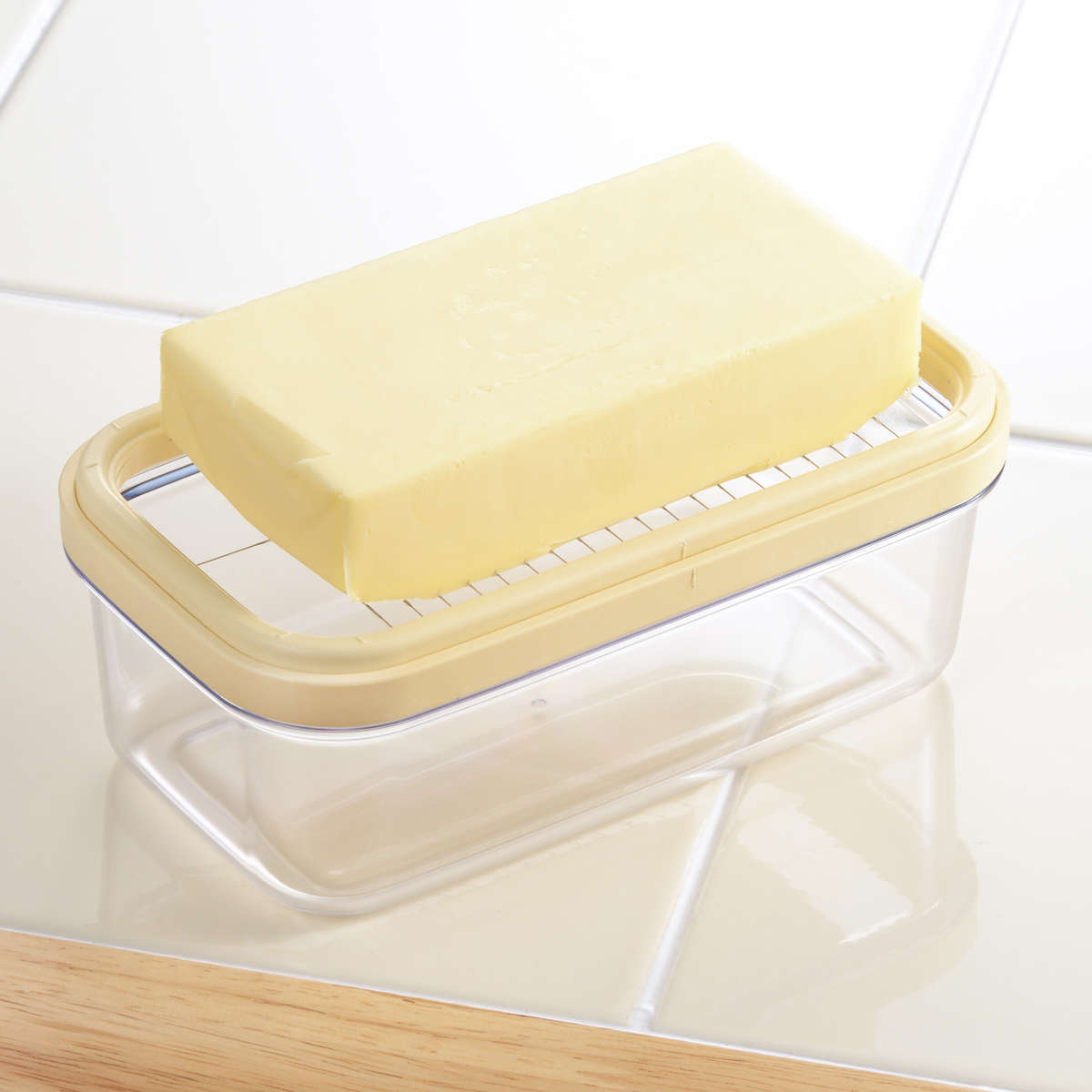 バターケース ホームベーカリー倶楽部 保存ができる バターカッター ( 保存容器 日本製 カット バター入れ バター保存 プラスチック 蓋 200g バター容器 カッター ワイヤーカッター スケッパー お菓子作り ケース 冷蔵庫 浅型 )