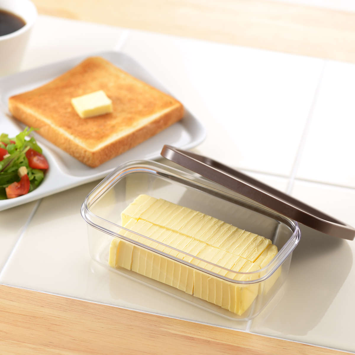 バターケース ホームベーカリー倶楽部 保存ができる バターカッター ( 保存容器 日本製 カット バター入れ バター保存 プラスチック 蓋 200g バター容器 カッター ワイヤーカッター スケッパー お菓子作り ケース 冷蔵庫 浅型 )