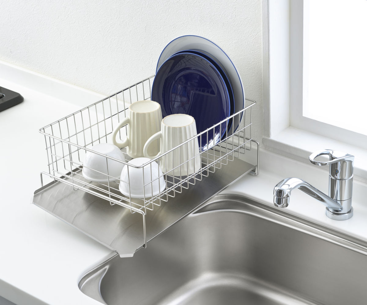水切りラック 縦横左右に置ける 水切り 排水式 ( 水切りかご ステンレス シンク横 食器乾燥ラック 日本製 バスケット ラック 皿立て ディッシュラック 受け皿 流れる サビにくい 丈夫 )