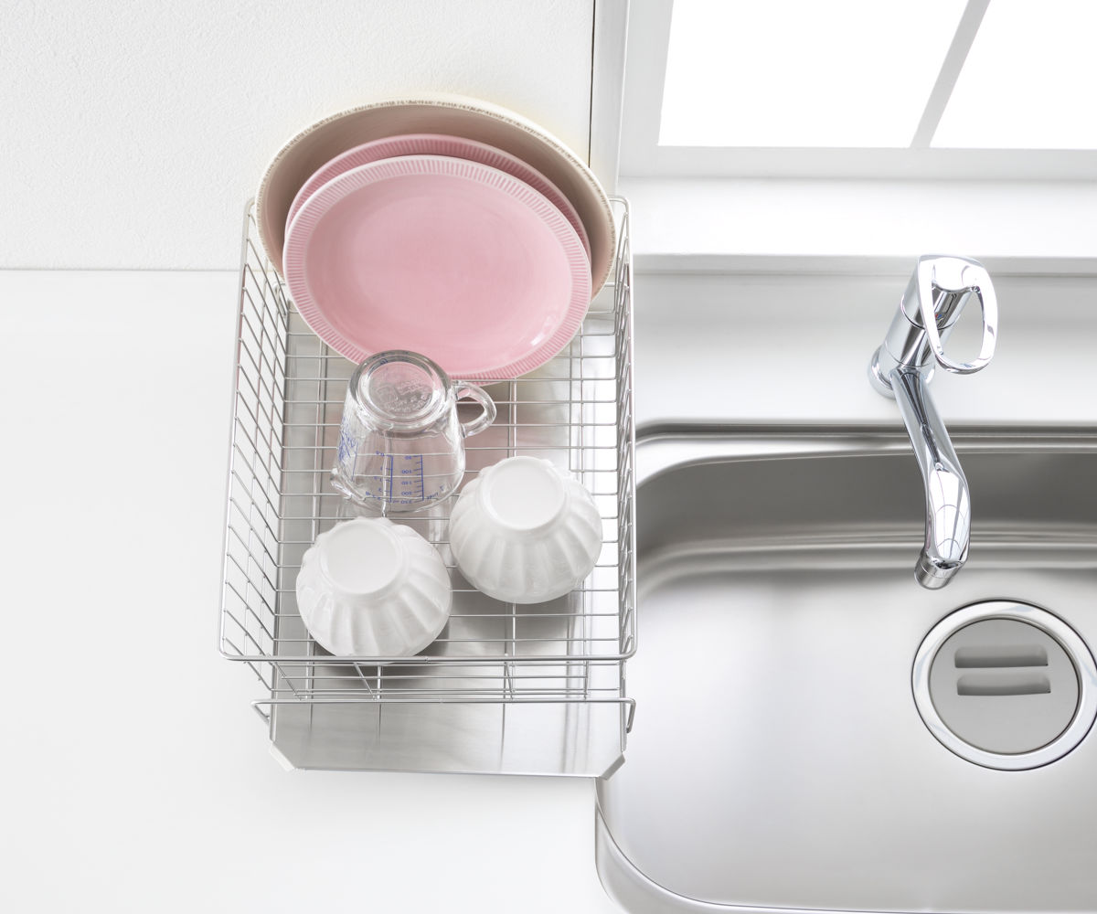 水切りラック 縦横左右に置ける 水切り 排水式 ( 水切りかご ステンレス シンク横 食器乾燥ラック 日本製 バスケット ラック 皿立て ディッシュラック 受け皿 流れる サビにくい 丈夫 )