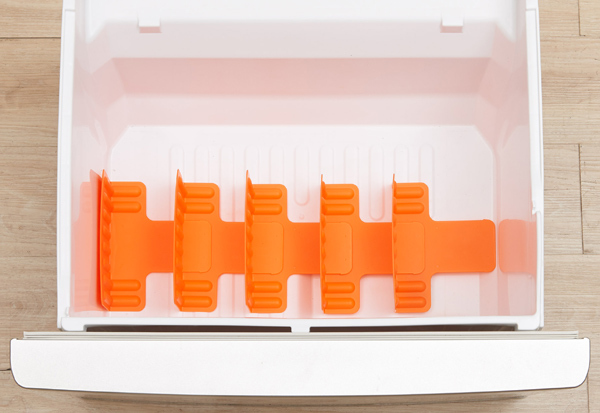 キッチン収納 冷凍庫スタンド 仕切り5枚組 ( 冷蔵庫収納 冷凍庫収納 整理ボックス 整理用品 お片付け キッチン 収納 冷蔵庫 冷凍庫 キッチン用品 キッチン雑貨 収納上手 仕切り板 小物収納 スライド 伸縮 庫内 立てて入れる 5枚 ) 【ホワイト】 ホワイト