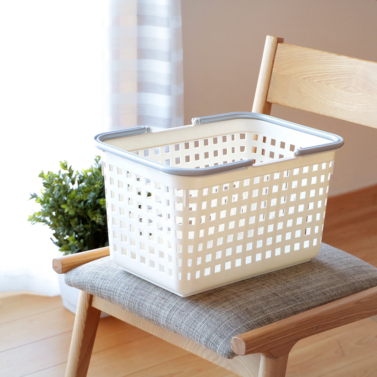 ランドリーバスケット スカンジナビア SCB-3 バスケット S ( 洗濯かご 脱衣かご ランドリーボックス ミニバスケット 洗濯 ランドリーラック 洗濯物入れ 洗濯カゴ 脱衣カゴ 脱衣籠 収納バスケット 持ち手付き 角型 日本製 ) 【クリア】 クリア
