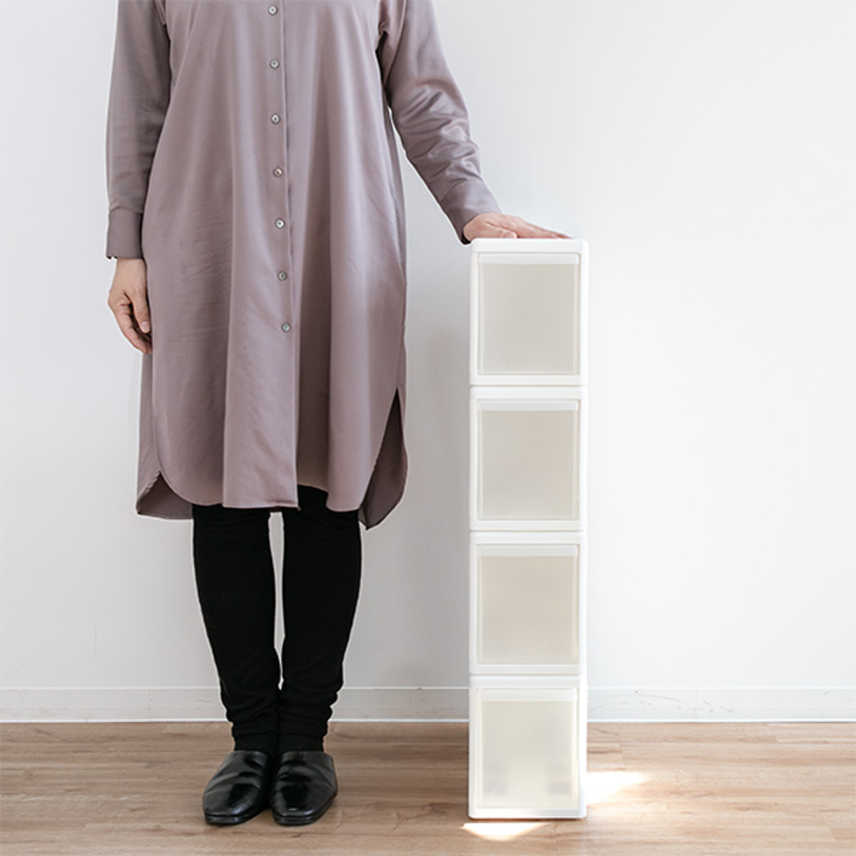 収納ケース スリム M プラスチック 引き出し 収納 幅17×奥行47×高さ22cm ( 収納ボックス 衣装 ケース ボックス 日本製 クローゼット収納 隙間収納 押入れ収納 クローゼット 押入れ BOX CD キッチン スタッキング 積み重ね ) 【ホワイト】 ホワイト