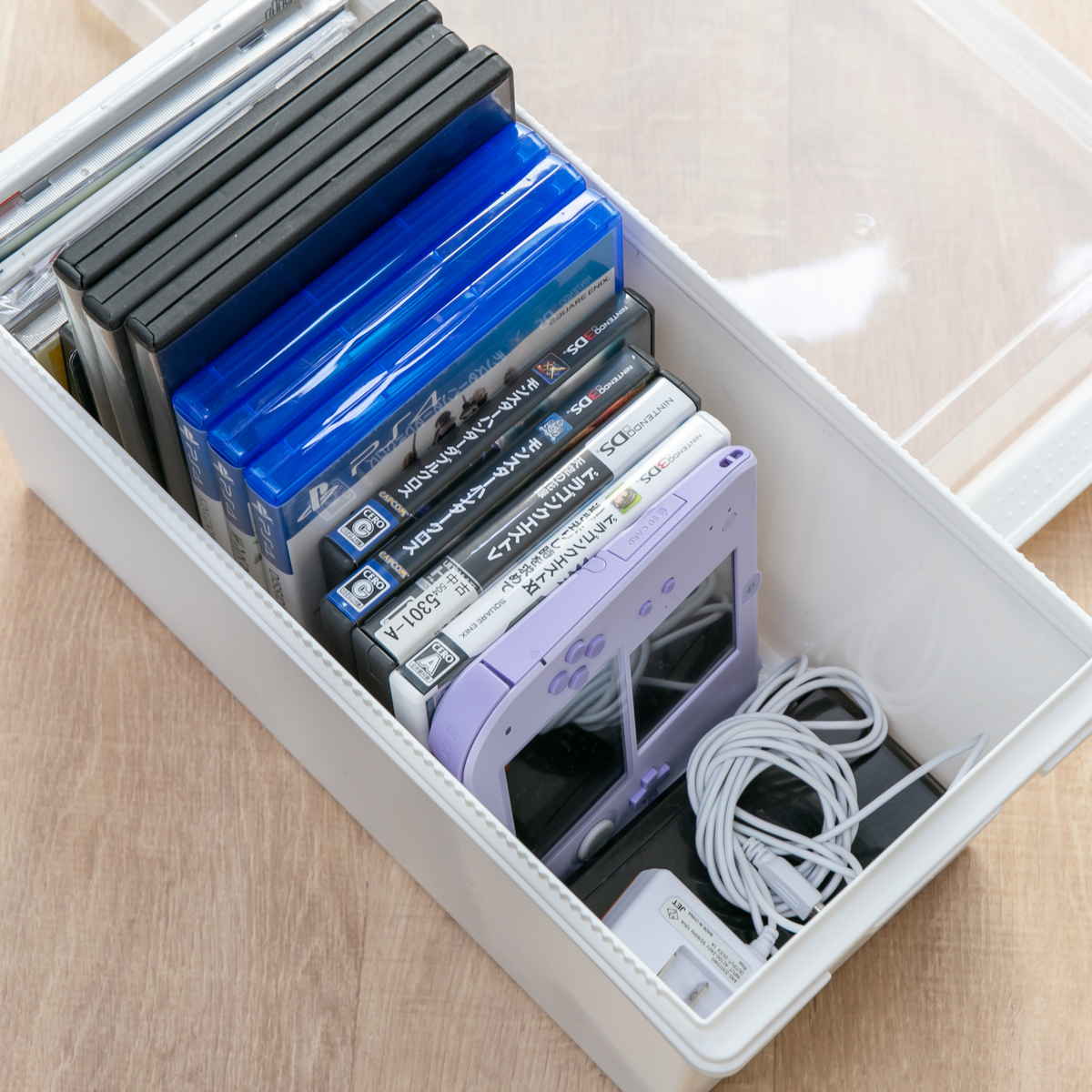 収納ケース メディア収納ボックス DVD・CD・BDケース ( 収納 ボックス ケース プラスチック フタ付き 仕切り板付き 積み重ね スタッキング 収納ボックス 文庫本 新書判 ブルーレイ ふた 蓋 付き 日本製 ) 【ブラウン】 ブラウン