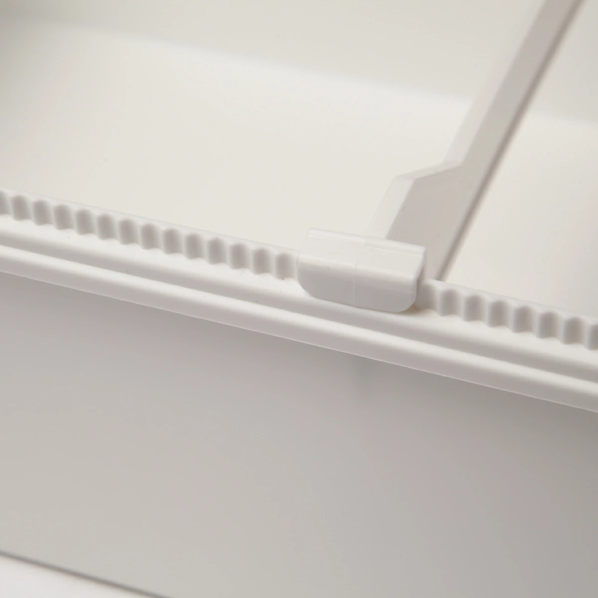 収納ケース メディア収納ボックス DVD・CD・BDケース ( 収納 ボックス ケース プラスチック フタ付き 仕切り板付き 積み重ね スタッキング 収納ボックス 文庫本 新書判 ブルーレイ ふた 蓋 付き 日本製 ) 【ブラウン】 ブラウン