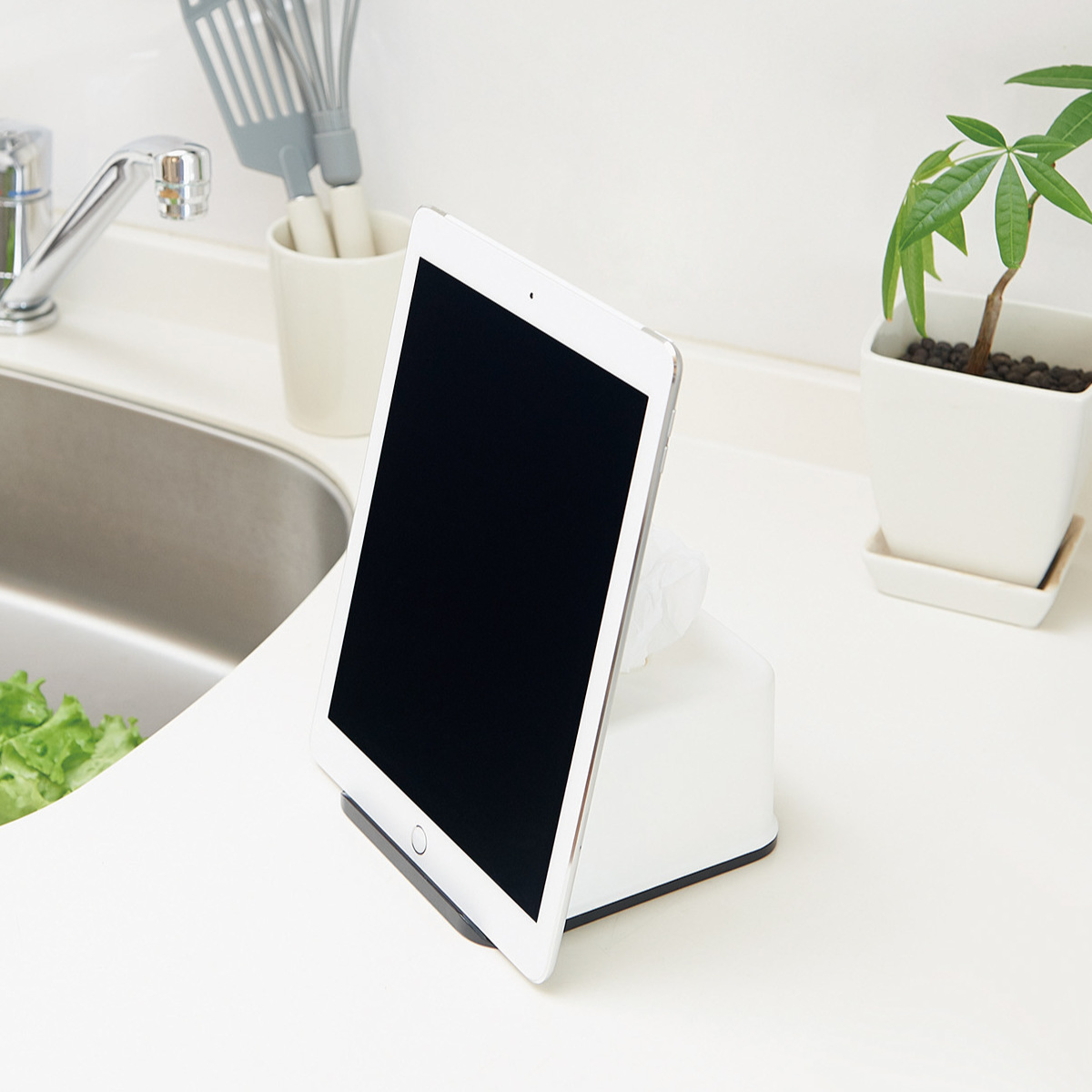 ティッシュケース 再生材 ハーフティッシュボックス スマホスタンド ( ティッシュ ハーフ ハーフサイズ スマホ スタンド 便利 収納 節約 コンパクト リビング キッチン 洗面所 再生プラスチック エコ インテリア 卓上 ) 【グレー】 グレー