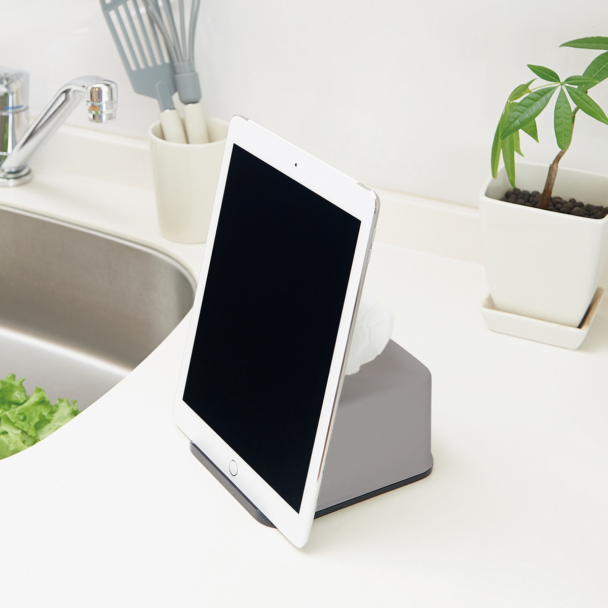 ティッシュケース 同色4個セット 再生材 ハーフティッシュボックス スマホスタンド ( ティッシュ ハーフ ハーフサイズ スマホ スタンド 便利 収納 節約 コンパクト リビング キッチン 洗面所 再生プラスチック インテリア 卓上 ) 【ホワイト】 ホワイト