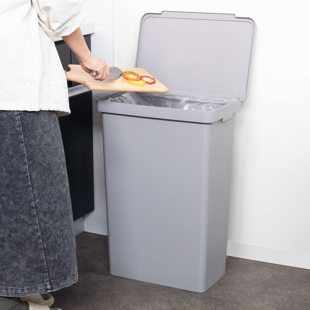 ゴミ箱 52L 屋外でも使えるダストボックス ワイド ライクイット ( ごみ箱 ゴミ袋対応可 ダストボックス ふた付き 分別 横開き ふた like-it ハンドル付き 薄型 奥行スリム DIY ふたを開けたまま固定 2分別 3分別 シンプル ) 【ホワイト】 ホワイト