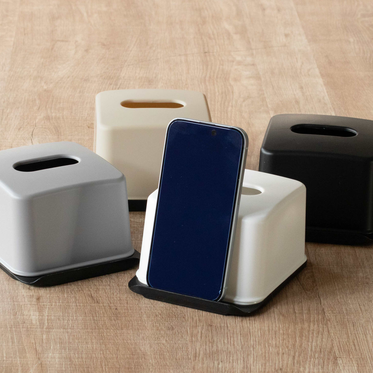 ティッシュケース 再生材 ハーフティッシュボックス スマホスタンド （ ティッシュ ハーフ ハーフサイズ スマホ スタンド 便利 収納 節約 コンパクト リビング キッチン 洗面所 再生プラスチック エコ インテリア 卓上 ） 【ホワイト】