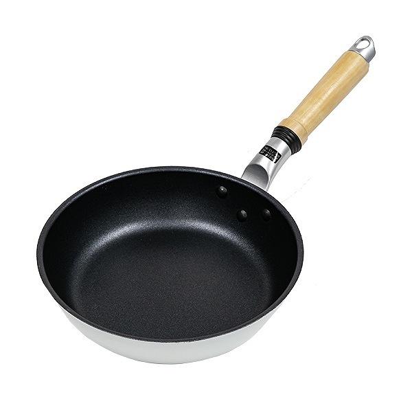 Dショッピング フライパン Ih対応 cm オールクリーン 軽量 セラミック塗装 ガス火対応 浅型フライパン アルミフライパン センチ 軽い セラミック加工 金属ヘラok 白 ホワイト おしゃれ 調理器具 オール熱源対応 カテゴリ の販売できる商品 リビングート